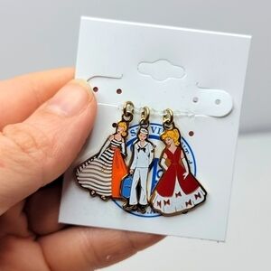 vintage 70s | glam gold enamel collectible retro charms